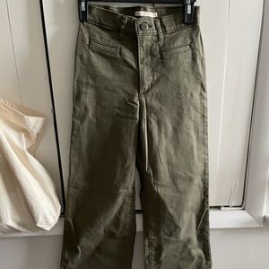 Levis Ribcage Crop Pant 23